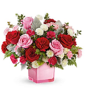 Teleflora's Tranquil Love Fresh Arrangement in a Teleflora Keepsake