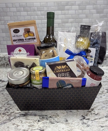 THE CANADIAN GOURMET GOODY BASKET 
