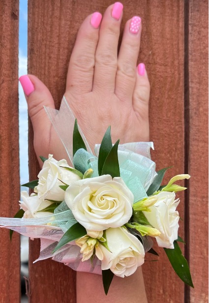 The Classic C3-4 Rose Corsage
