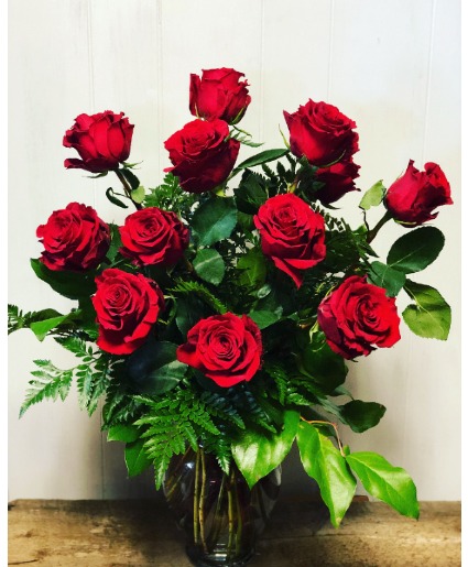 Elegant Dozen Roses Designer's Choice 