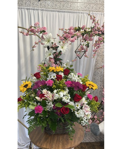 The Frankys Garden Basket Flower Arrangement