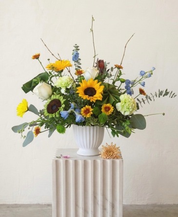 The Golden Horizon Arrangement in Winnipeg, MB | CHARLESWOOD FLORISTS