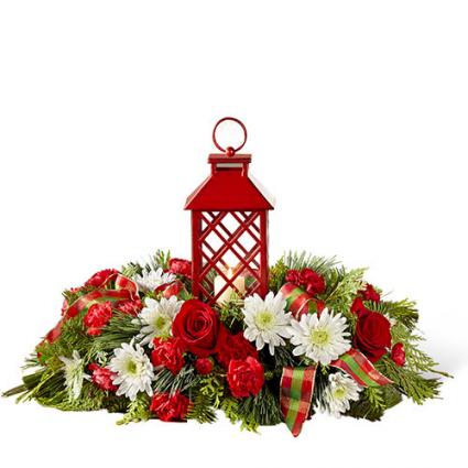The Holiday Lantern Centerpiece Centerpiece