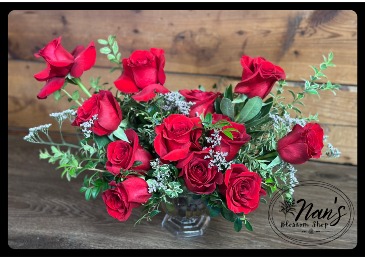 The Modern Dozen  in Bryan, TX | NAN'S BLOSSOM SHOP