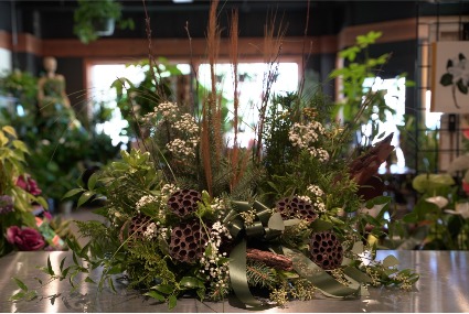 The Naturalist  Urn Setting 