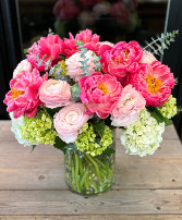 The Monarch Vase Bouquet 