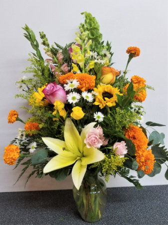 THE SUNSHINE BOUQUET SPRING MIXED FLOWER ARRANGEMENT