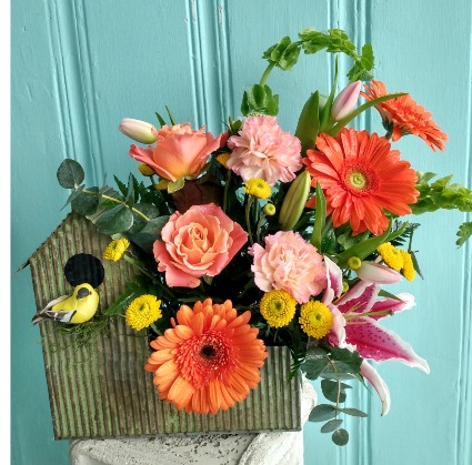 TIN BIRDHOUSE FLOWER ARRANGEMENT