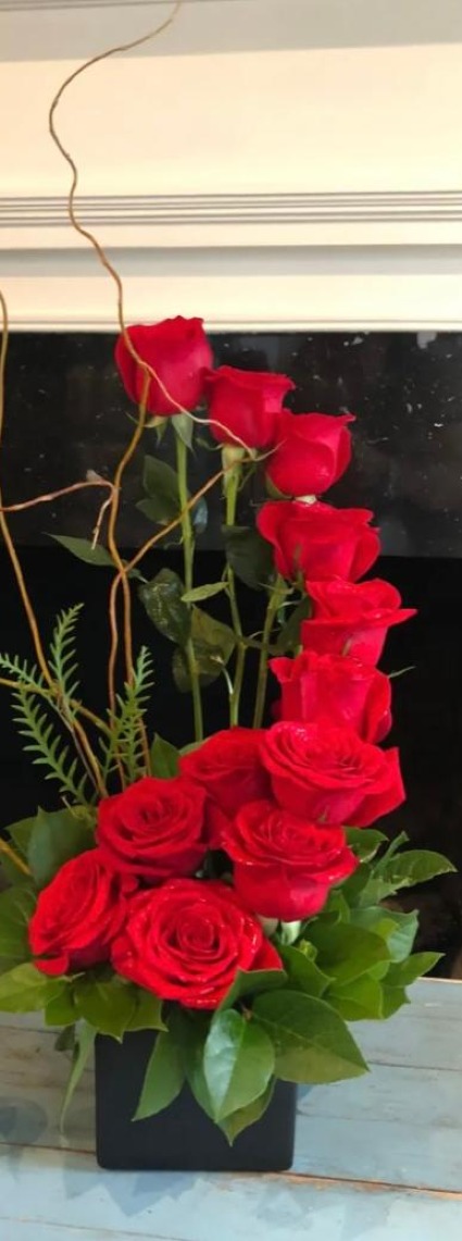 Tower of love dozen roses tower design in a cube 