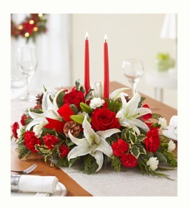 Traditional Holiday Centerpiece 