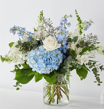 Tranquil Garden Vase Arrangement in Chatham, NJ | SUNNYWOODS FLORIST