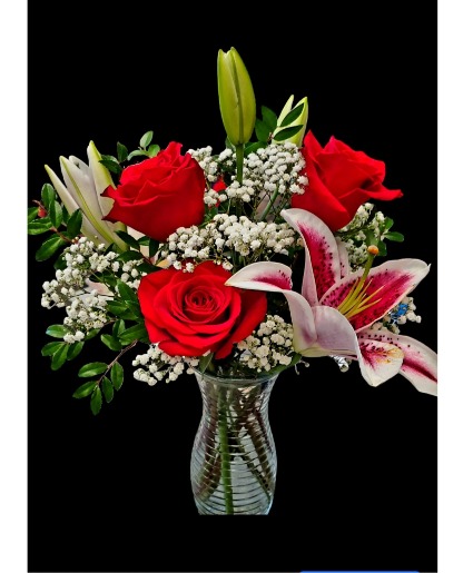 Triple Rose With lily 