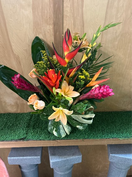 TROPICAL DESIGNER SPECIAL Fresh Floral Arrangement