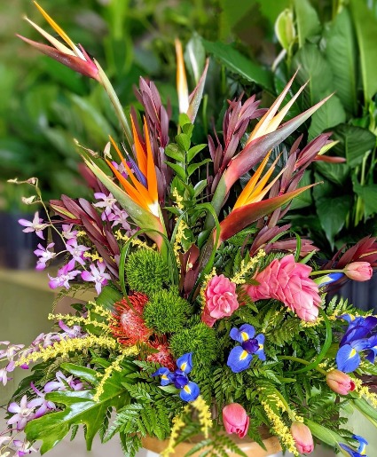 Tropical Paradise Table Arrangement
