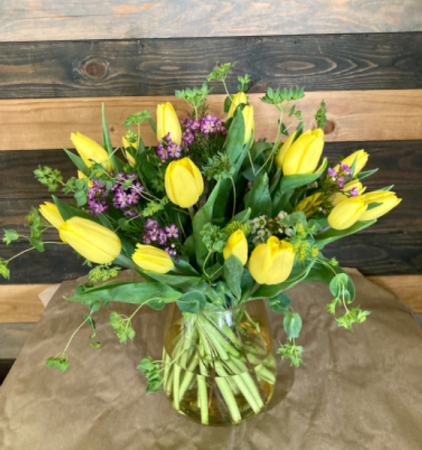 Tulip Lovers  Fresh flower arrangement 