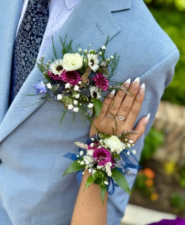 Corsages - CHARLESWOOD FLORISTS - Winnipeg, MB