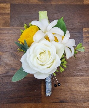 Twilight Treasure Boutonniere