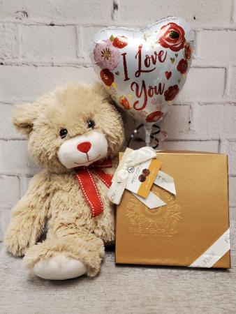 Ultimate Finishing Touch Bear, Chocolate and Balloon  in Charlotte, NC | FLOWERS PLUS