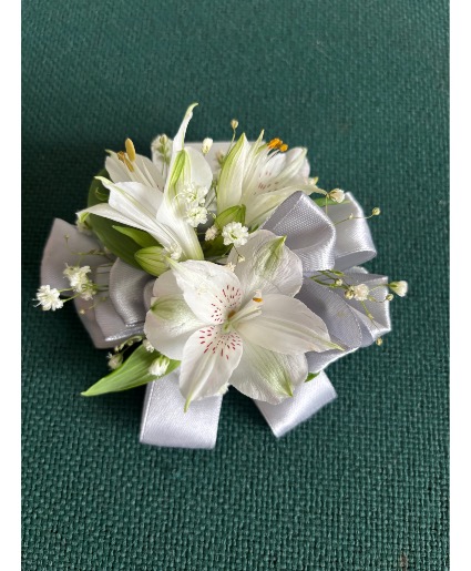 Uniquely White Wrist Corsage