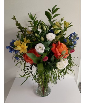 Uplifting Elegance Fresh flower Arrangement