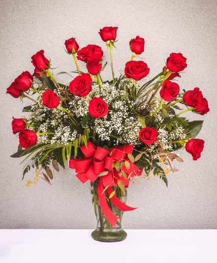 M7 Classic 2 Dozen Red Roses Fresh Mixed