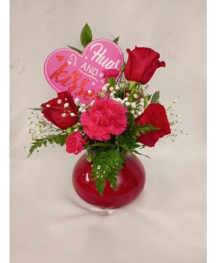 Valentine Kisses Flower Arrangement