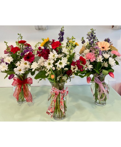 Valentine Specials Assorted Mixed flowers
