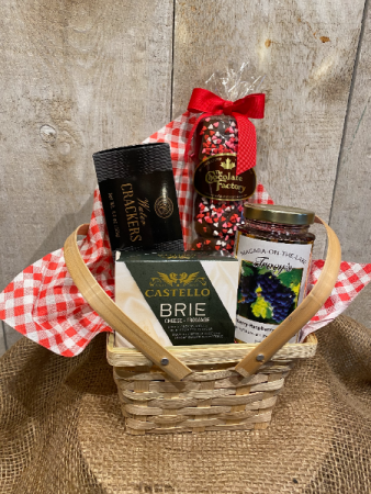 Picnic Basket  gourmet items
