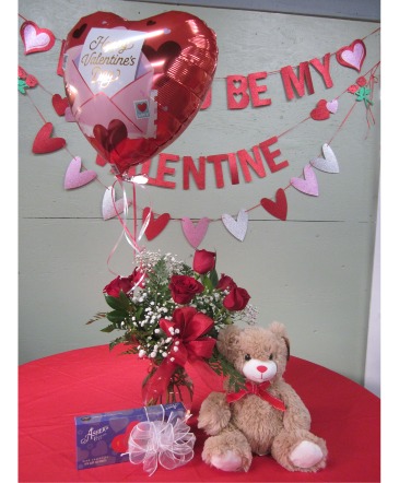 Value Sweetheart Deal vase arrangement in Northampton, MA | NUTTELMAN'S FLORIST & GREENHOUSE