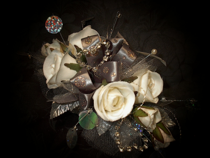 Very nutural wrist corsage