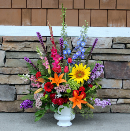 Bright Memories Traditional Alter Arrangement