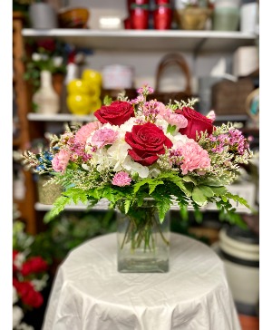 VP4- Blush & Bloom Bouquet Cube Vase Arrangement 