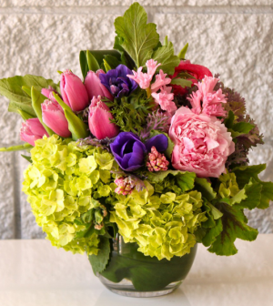 Walk in Giverny garden Flower arrangement