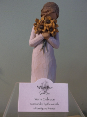 "WARM EMBRACE" WILLOW TREE FIGURINE 