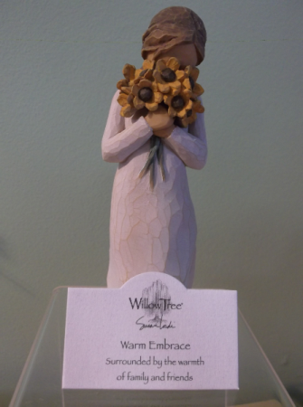 "WARM EMBRACE" WILLOW TREE FIGURINE 