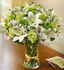 Serene Green In Clear Gathering Vase