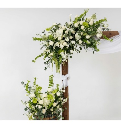 WEDDING ARCH 