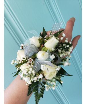 WHITE SPRAY ROSE WRIST CORSAGE