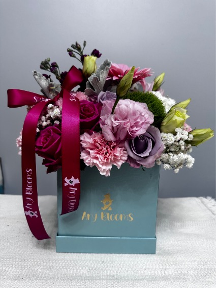 White and pink  Arrangement