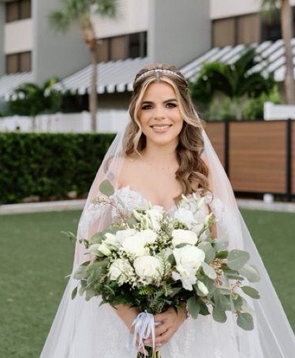 White bridal bouquet  