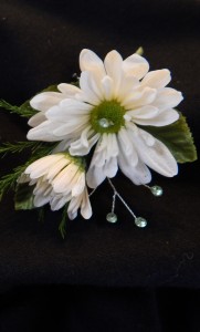 White Daisy Boutonniere