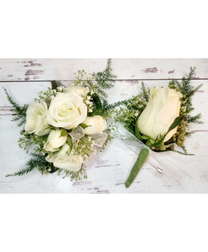 White Elegance Corsage