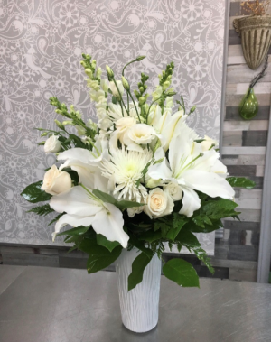 White Elegance Vase vase