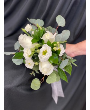 White Floral Handwrap Shown with Roses, Lisianthus
