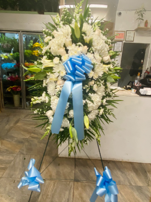 White flowers and roses with lilies 