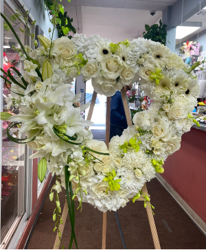 White Garden of Remembrance Standing Heart