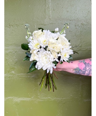 White Handheld Bouquet  in Webb City, MO | WEBB CITY FLORIST & GREENHOUSE