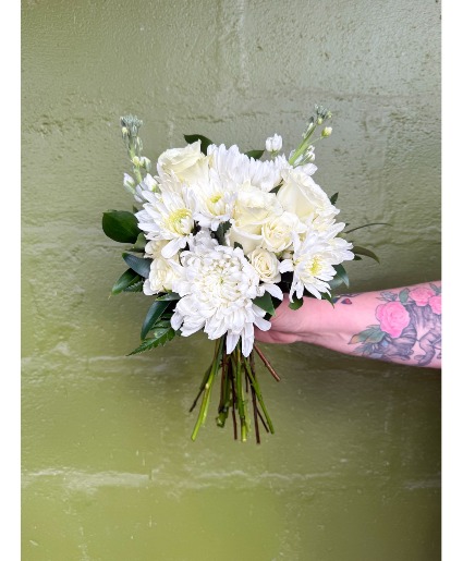 White Handheld Bouquet 