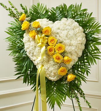 WHITE HEART WITH YELLOW ROSE BREAK 
