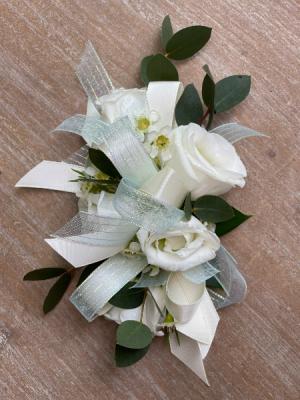 Purely Classic Wrist Corsage